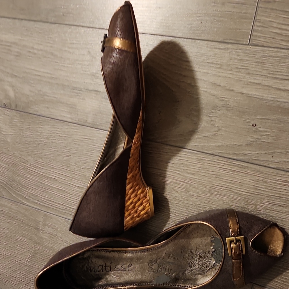 Shoes - Picture 2 of 2